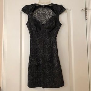 Cap sleeve dress with lace detail